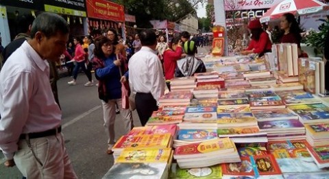 Hà Nội khai mạc “phố sách xuân Mậu Tuất” vào sáng mùng 3 Tết